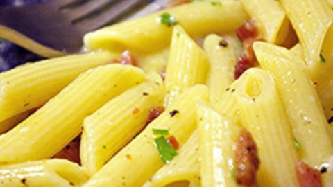 Pasta carbonara, close up