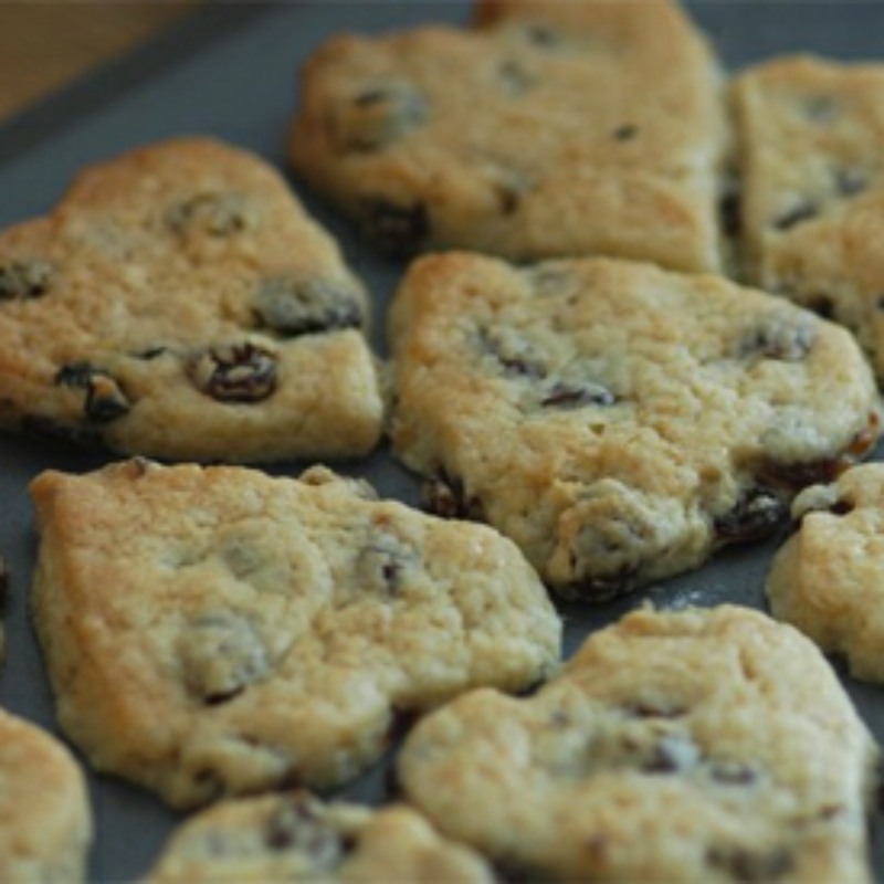 raisin biscuits, small and heart shaped